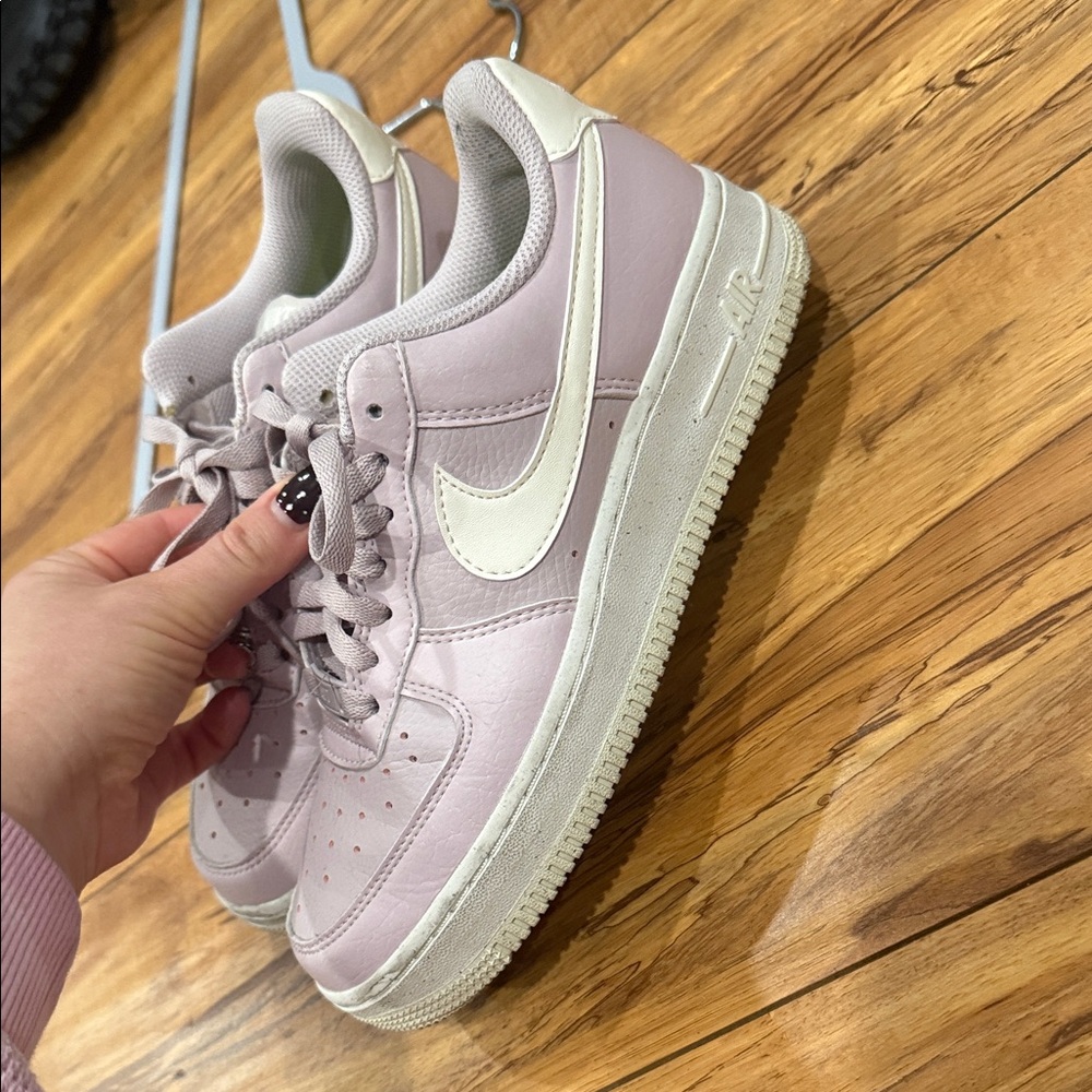 Nike - Picture 2 of 5